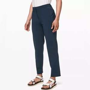 Lululemon On the Move Pant Light - Size 8